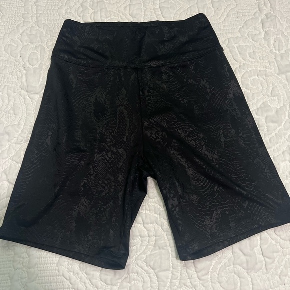 American Eagle Outfitters Pants - American Eagle Black Snake Skin Biker Shorts Size Medium